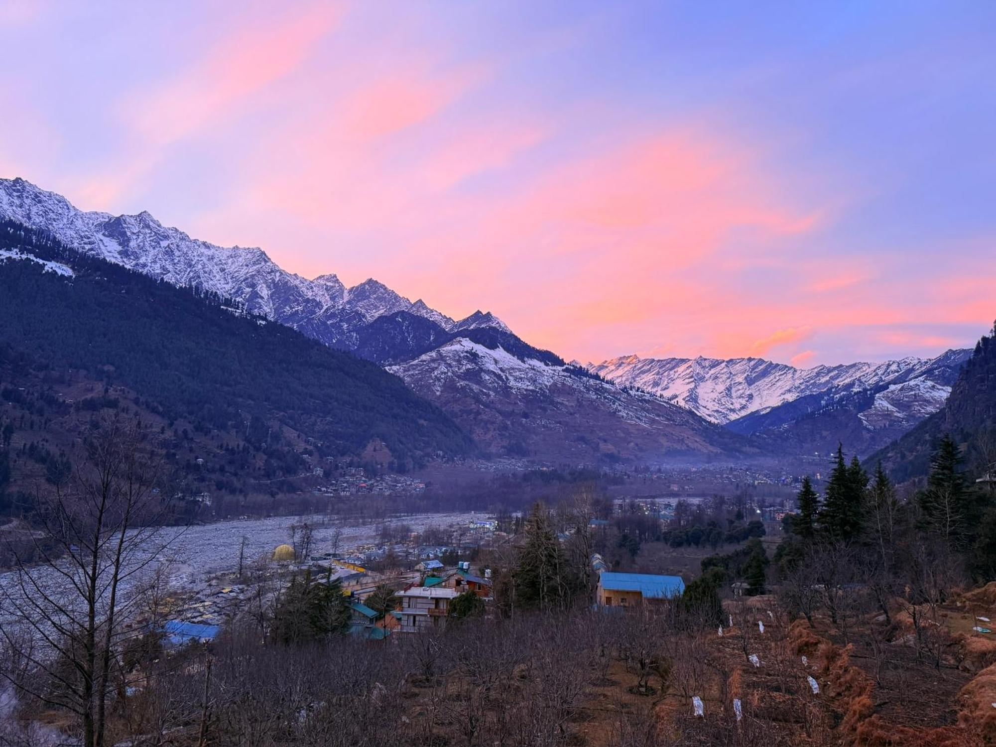 God'S Land Manāli Exterior foto